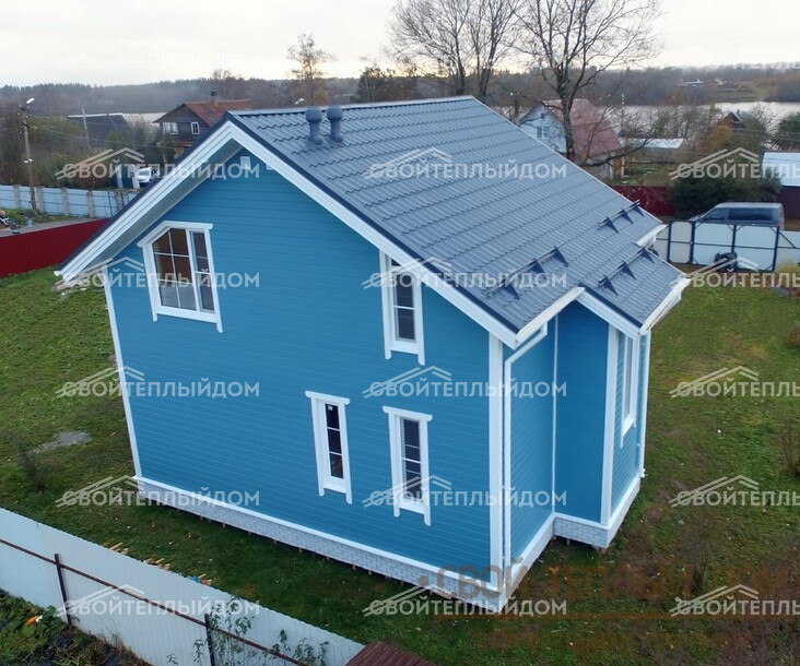 Каркасный дом синий с белым фото